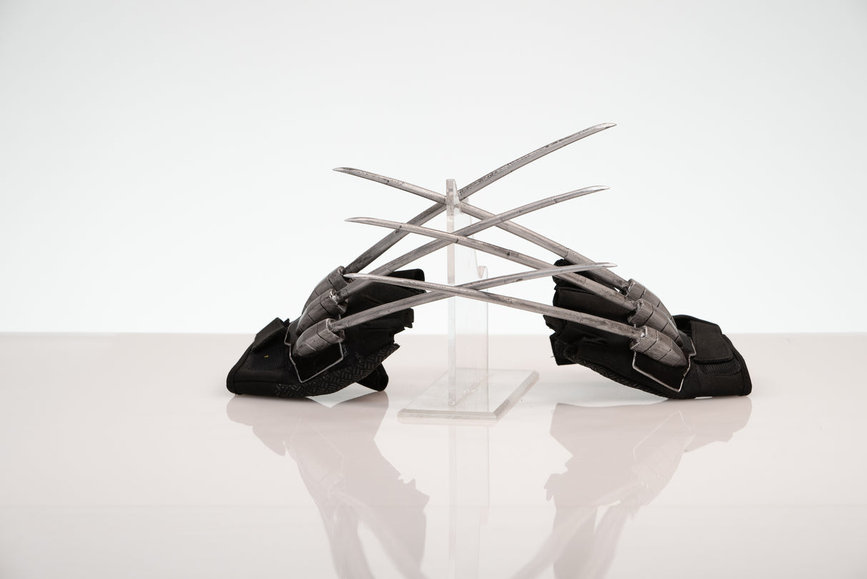 (Price and Name) Skinny Claw Glove Props - Wulfgar Props
