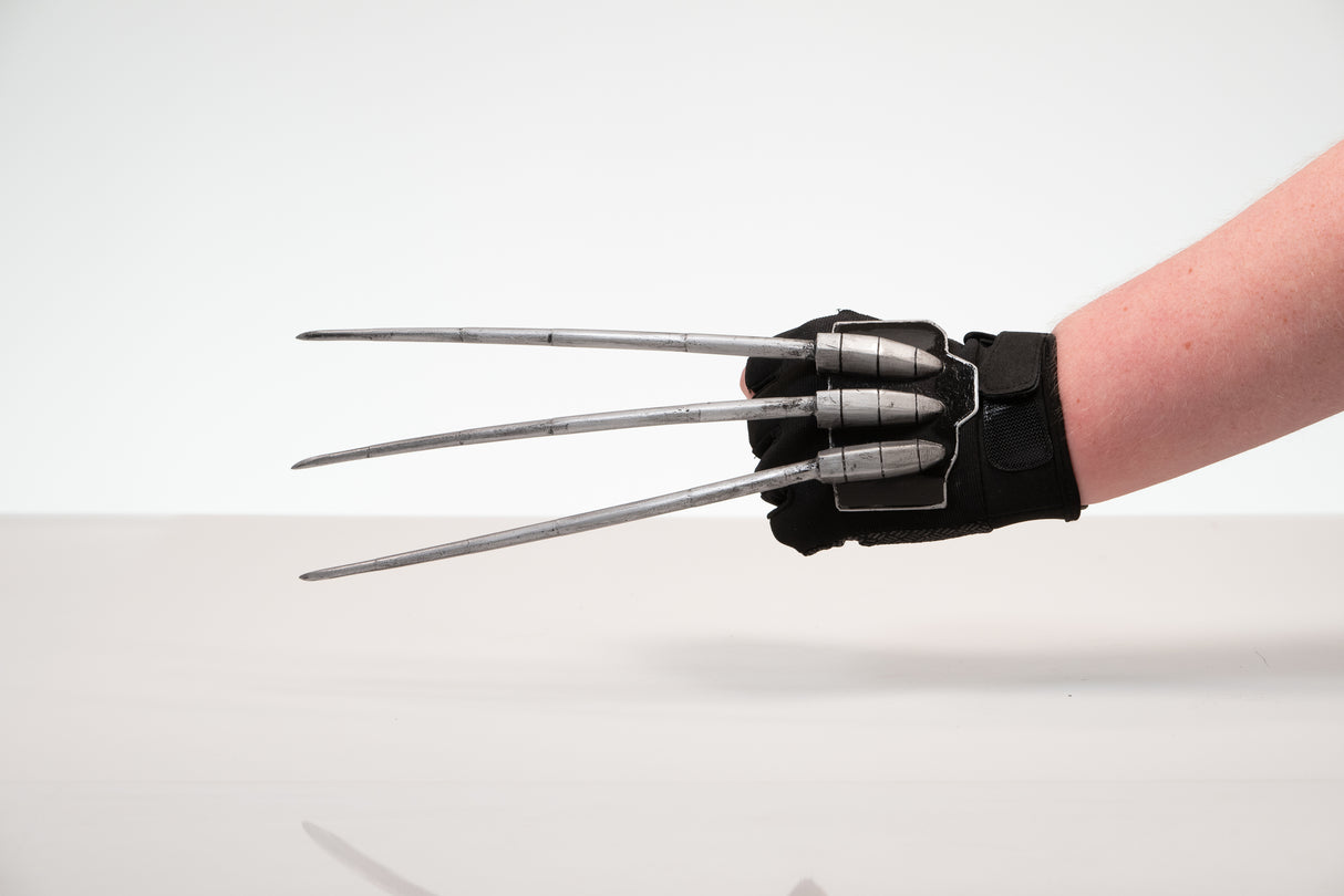 (Price and Name) Skinny Claw Glove Props - Wulfgar Props