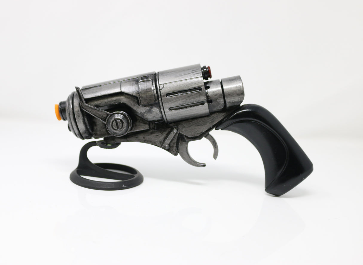 Eleena Daru Blaster Prop