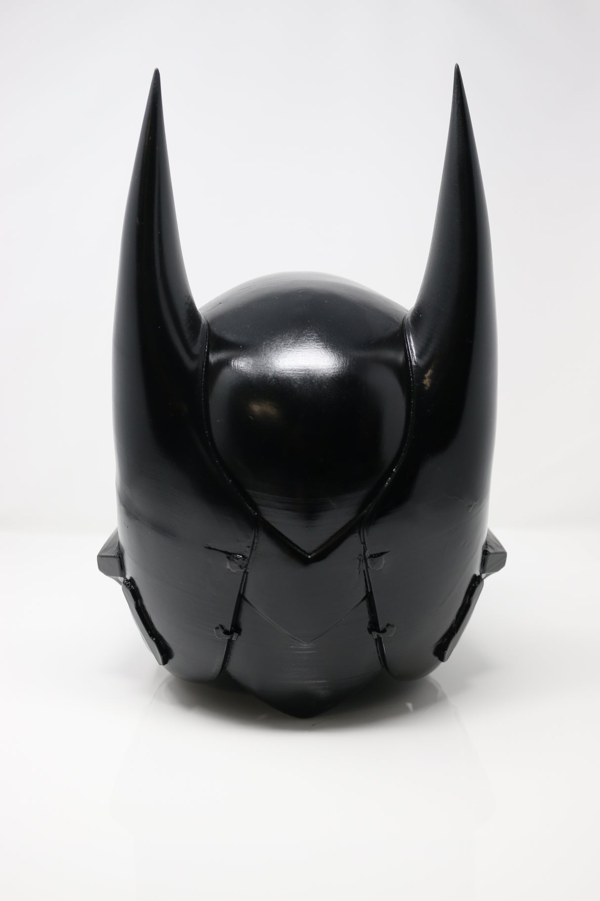 Batman Beyond Helmet - Wulfgar Weapons & Props