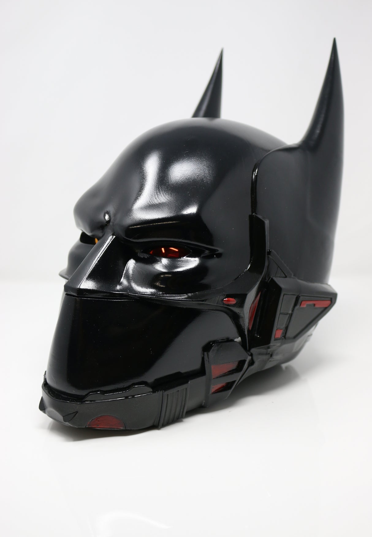 Batman Beyond Helmet - Wulfgar Weapons & Props