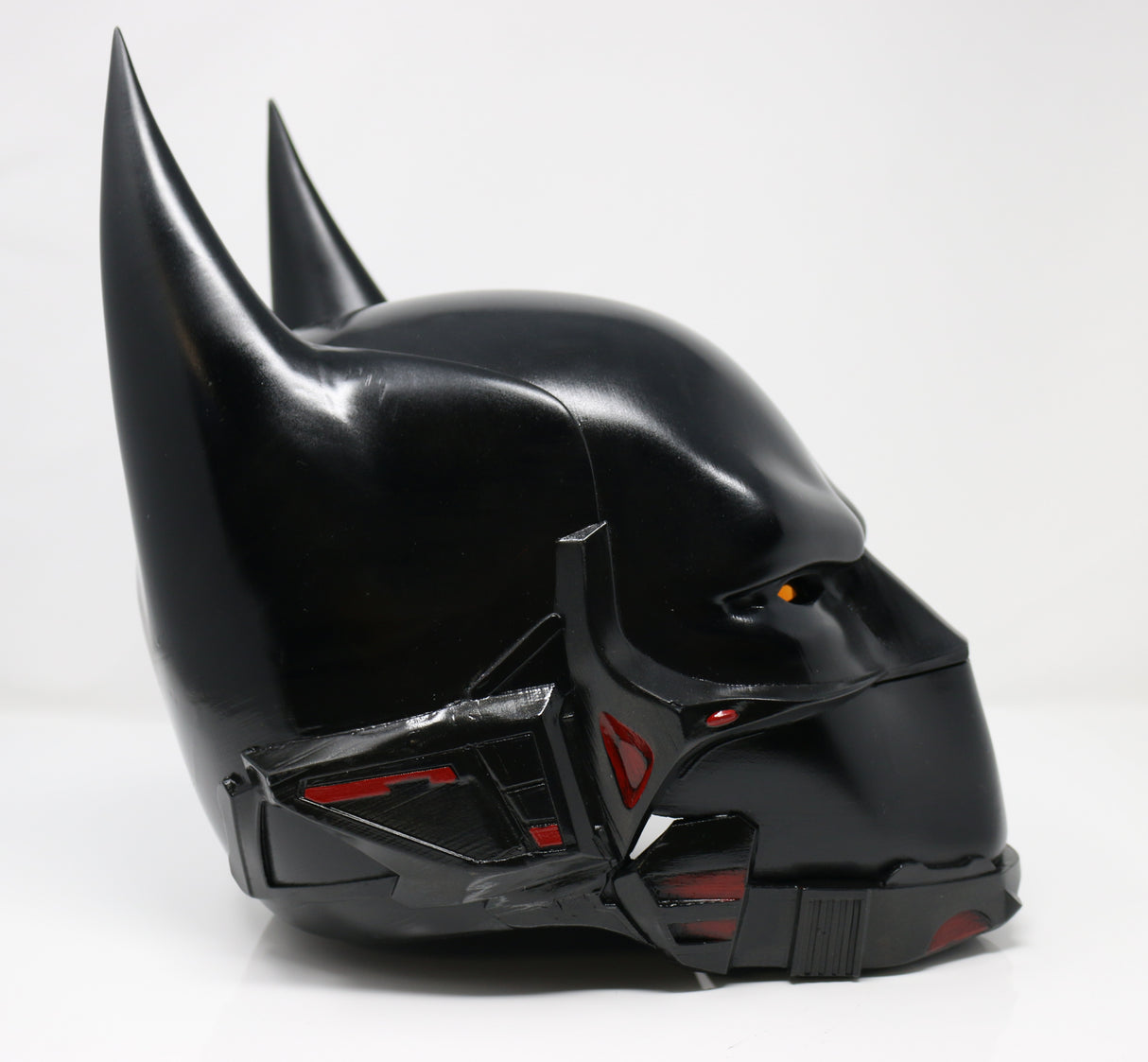 Batman Beyond Helmet - Wulfgar Weapons & Props
