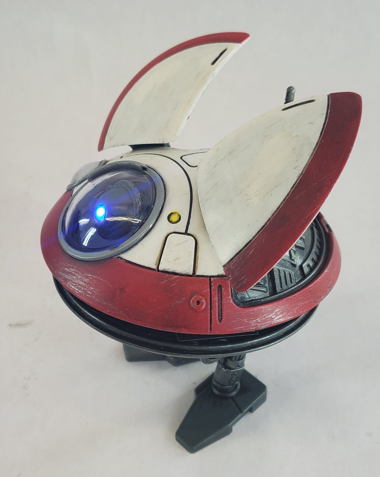 Lola Droid Authentic Scale Prop