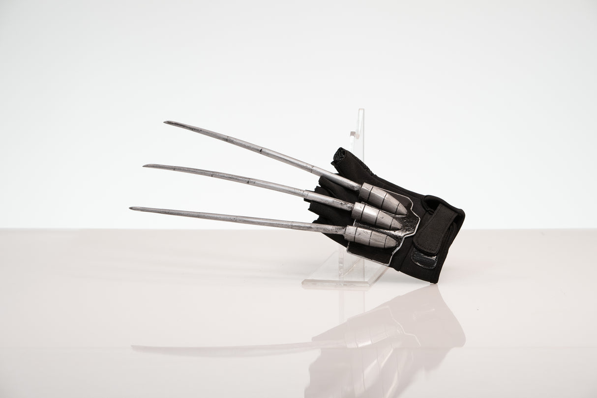 (Price and Name) Skinny Claw Glove Props - Wulfgar Props